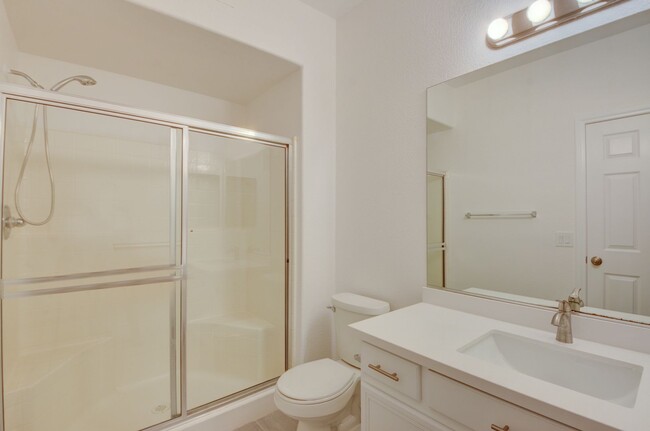 Building Photo - Gorgeous two bedroom two bathroom condo in...