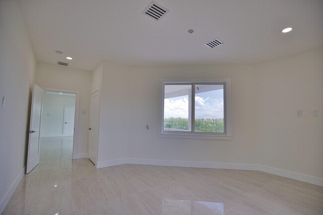 Building Photo - 13064 Via Flavia