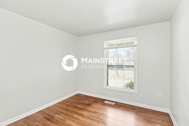 Building Photo - 3 Bedroom Pet-Friendly Home in Charlotte, NC with Main Street Renewal