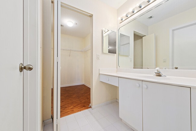 Building Photo - 8490-8496