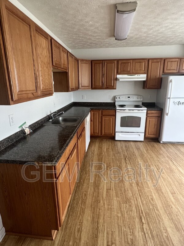 Building Photo - 9824 Coventry Creek Dr