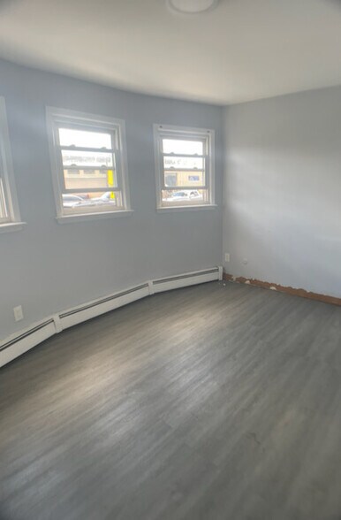 Building Photo - 251 Schuyler Ave