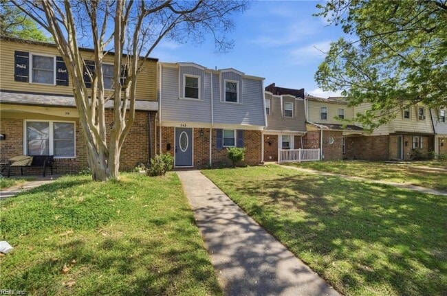 Building Photo - 712 White Hall Ln