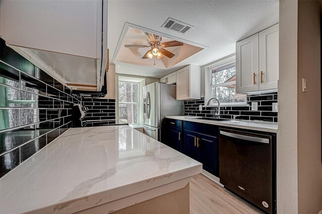 Building Photo - 3422 Deer Valley Dr