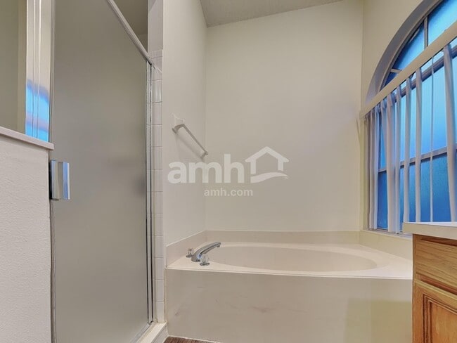 Building Photo - 12636 Enclave Dr