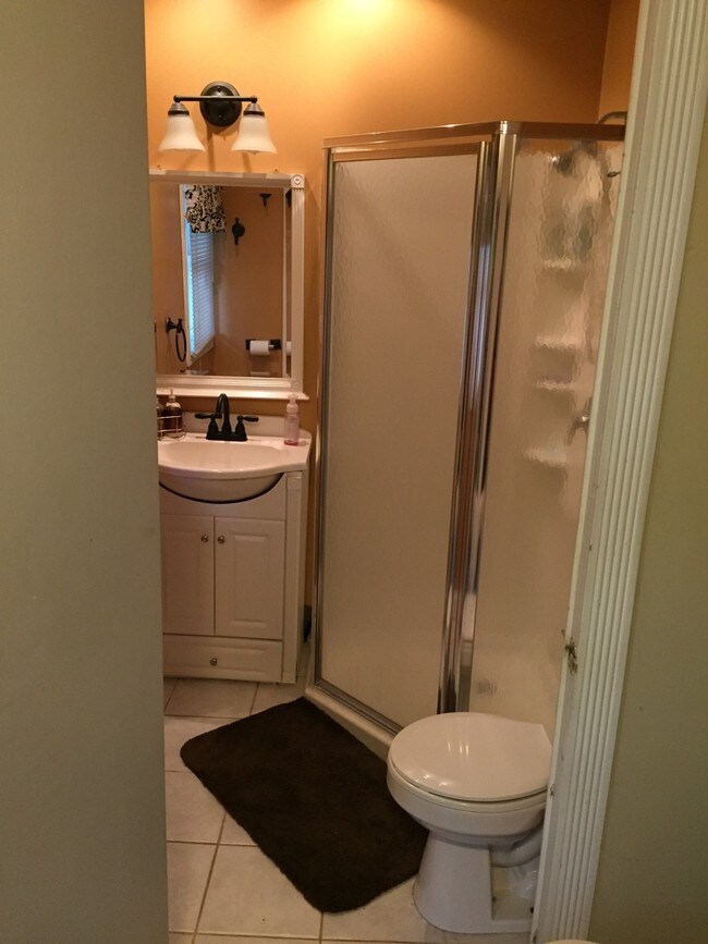 Building Photo - 1110 Waverly Pl