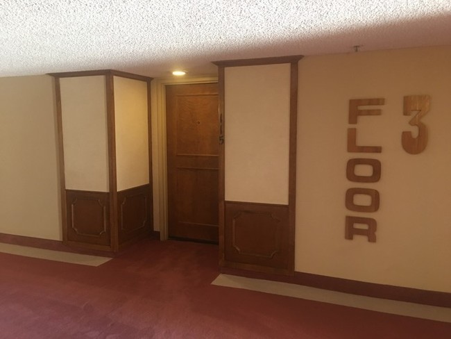 Building Photo - 11255 Tierrasanta Blvd