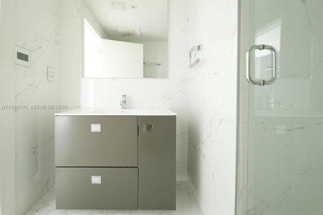 Building Photo - 3250 NE 1st Ave