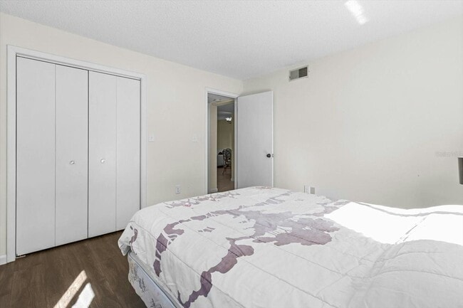 Building Photo - 2851 SW 32nd Ave