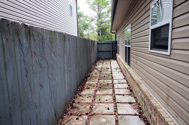 Building Photo - 1305 Finck Rd