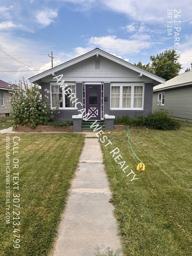 Primary Photo - 241 Park Ave