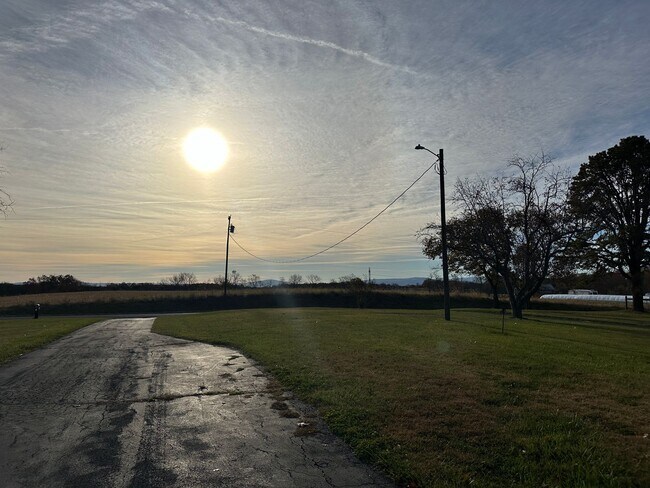 Building Photo - 1308 Minebank Rd