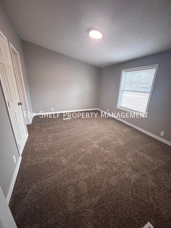 Building Photo - 510 S 4th St