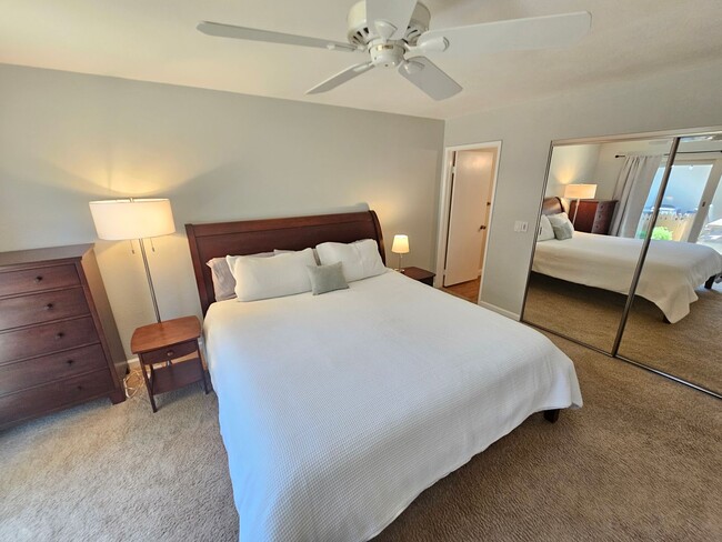 Building Photo - Beautiful Two Bedroom Two Bath Home