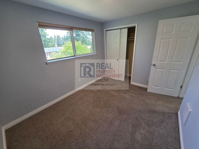 Building Photo - Recently remodeled 3 bedroom, 2.5 bath home