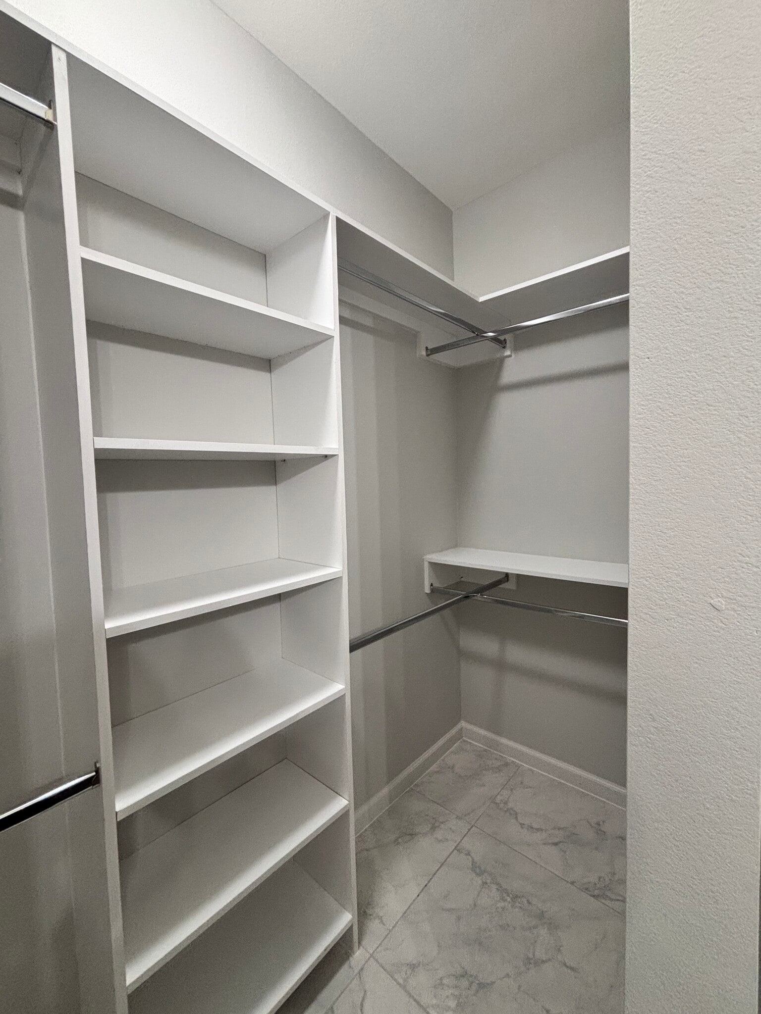 Building Photo - 703 Pedro St