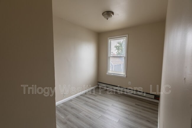 Building Photo - 154 Taylor St