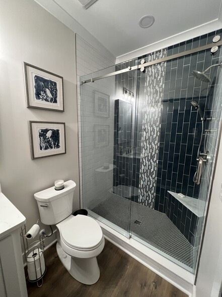 Downstairs full bath - 1608 Alcovy Ridge Xing