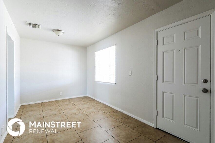 Building Photo - 3743 E Helena Stravenue