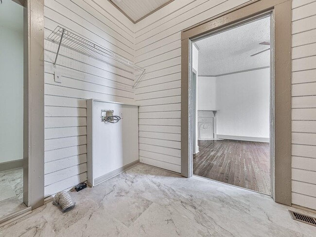 Building Photo - 22 Ohio St