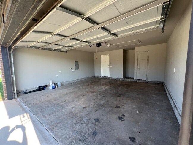 Building Photo - 8722 SW 40th Ter