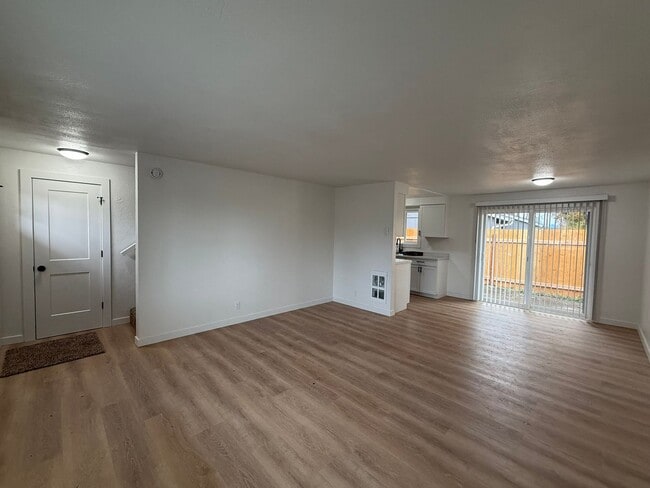 Building Photo - 4012so