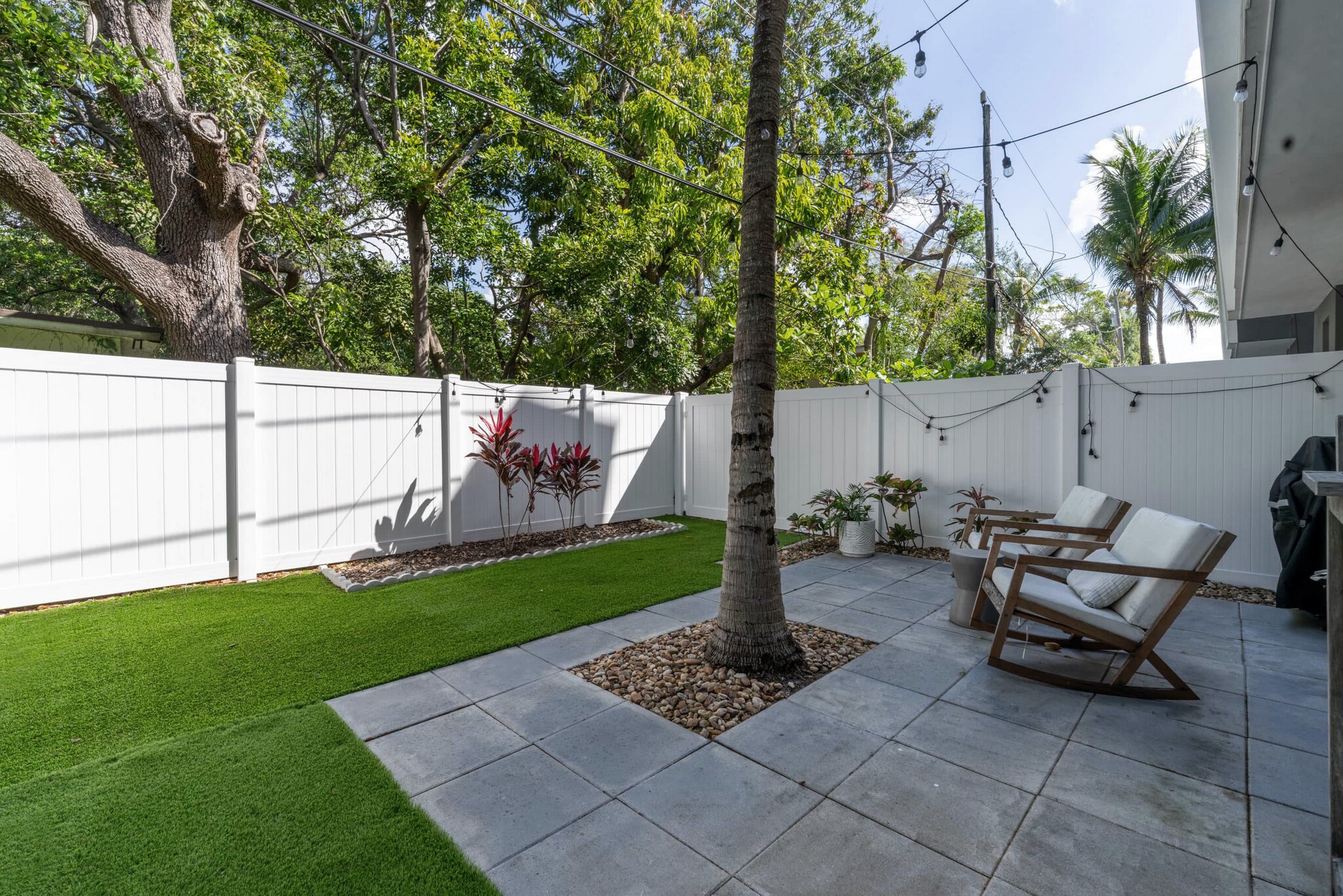 Building Photo - 723 SE 16th Ct