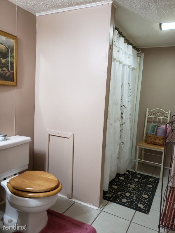 Building Photo - 117 Wilkes St