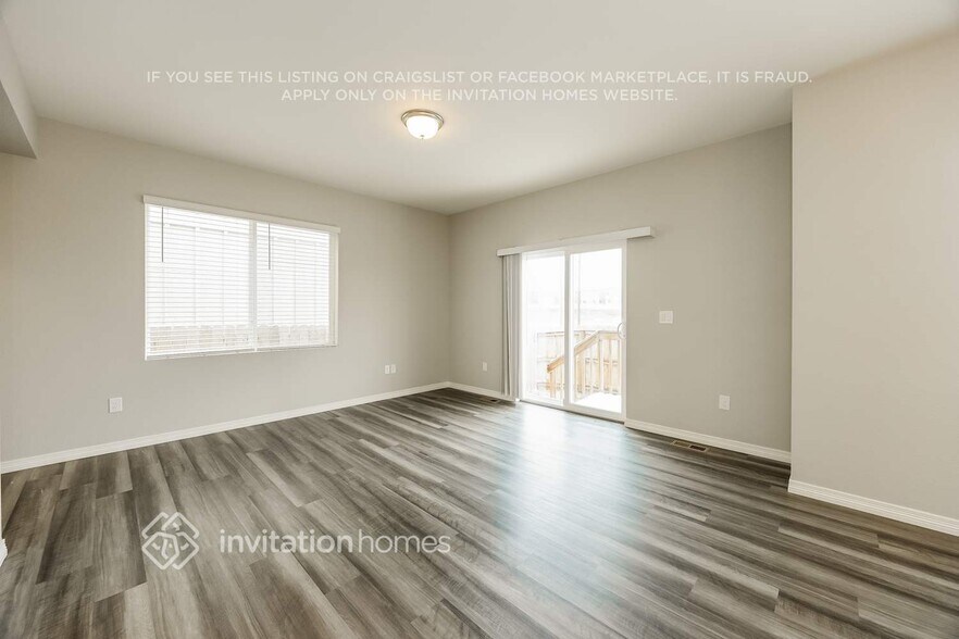 Building Photo - 11157 House Finch Ln