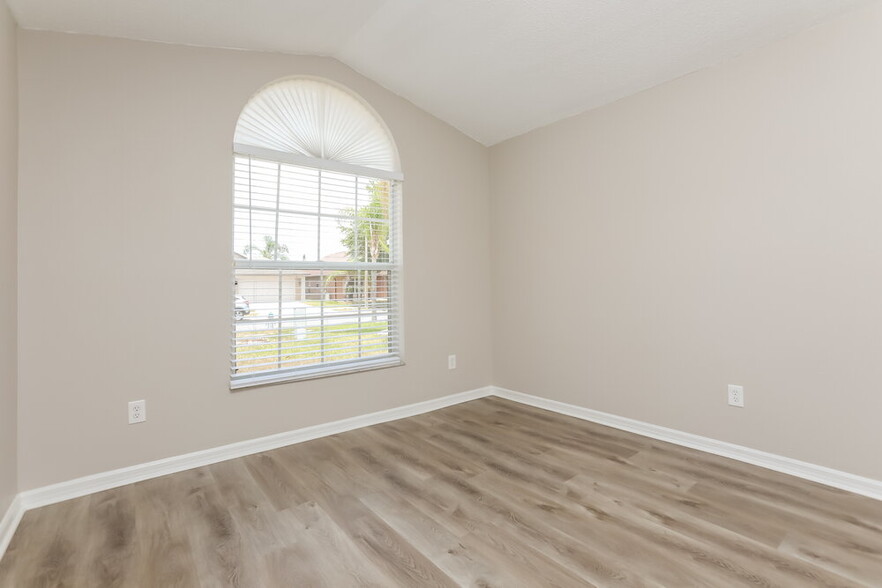 Building Photo - 7920 Oakstone Ct