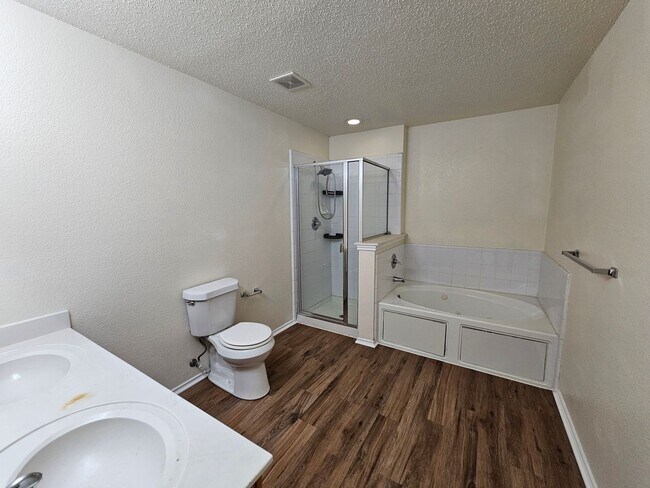 Building Photo - Incredible home available in Reserve At Hi...