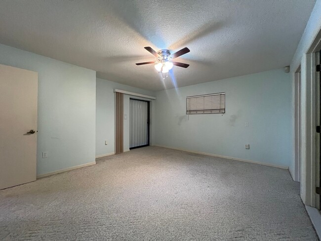 Building Photo - ANNUAL, UNFURNISHED * POOL * CANAL ** AVAIL 8/1/26 * 3 BEDS/2 BATHS * $2,095/month