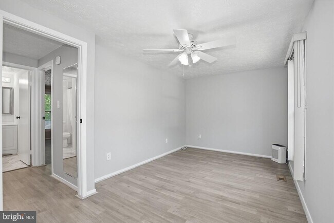 Building Photo - 7625 Sheffield Green Way