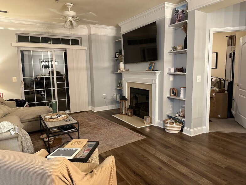 Building Photo - 23620 Overlook Park Dr