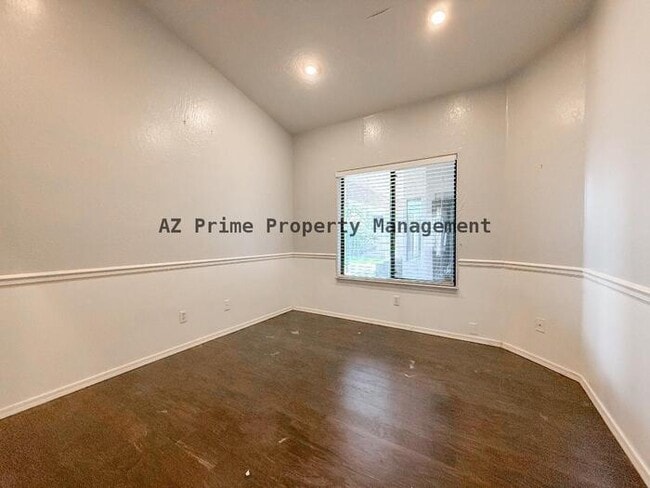 Building Photo - 5501 E Shea Blvd