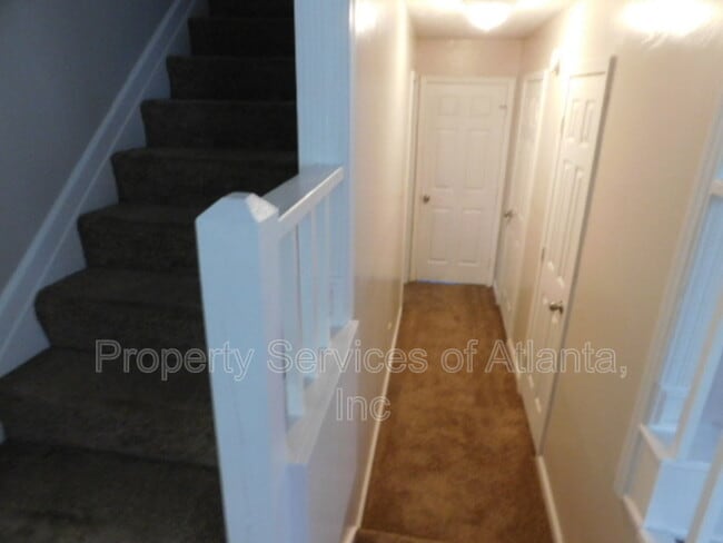 Building Photo - 8079 Kendrick Rd