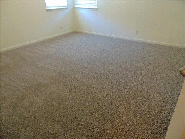 Building Photo - 2405 Allred Dr