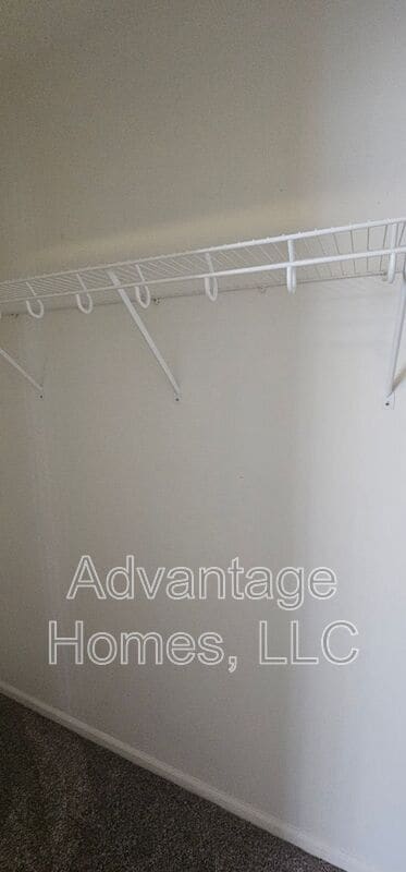 Building Photo - 809 Midjay Dr