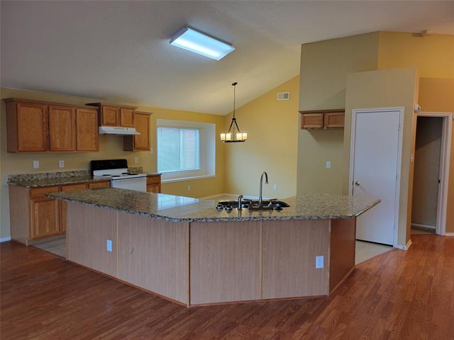 Building Photo - 9220 Nightingale Dr