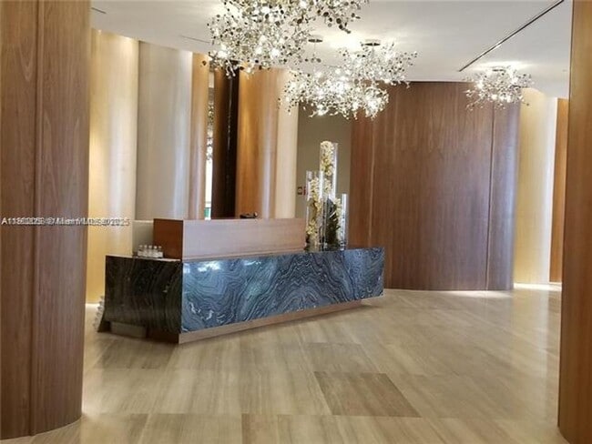 Building Photo - 488 NE 18th St