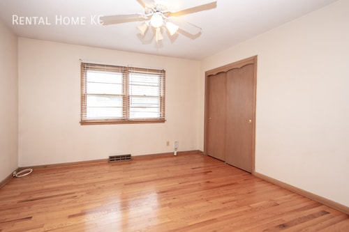 Building Photo - 8416 Lowell Ave