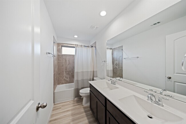 Building Photo - 105 Whelan Ln