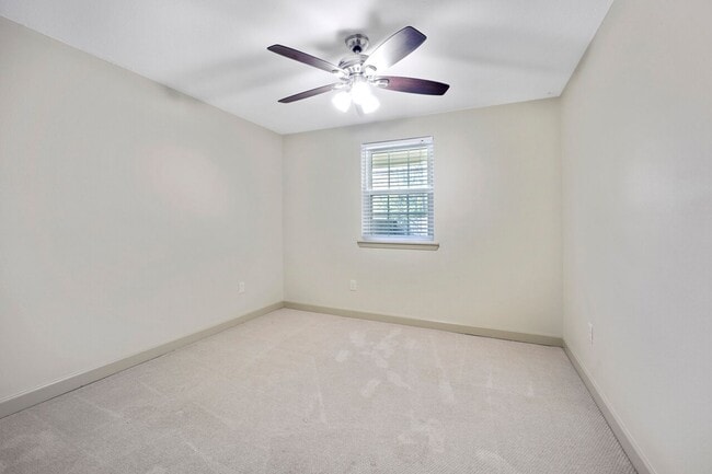 Building Photo - 8900 Shadow Bluff Ave