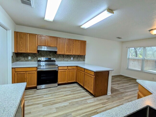 Building Photo - 16216 Ike Ln