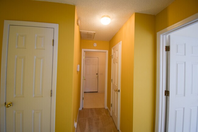 Building Photo - 104 Summit Ridge Cir