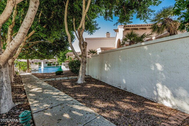 Building Photo - 10113 E Topaz Dr