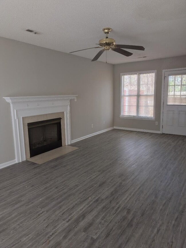 Building Photo - 6319 Richfield Ln