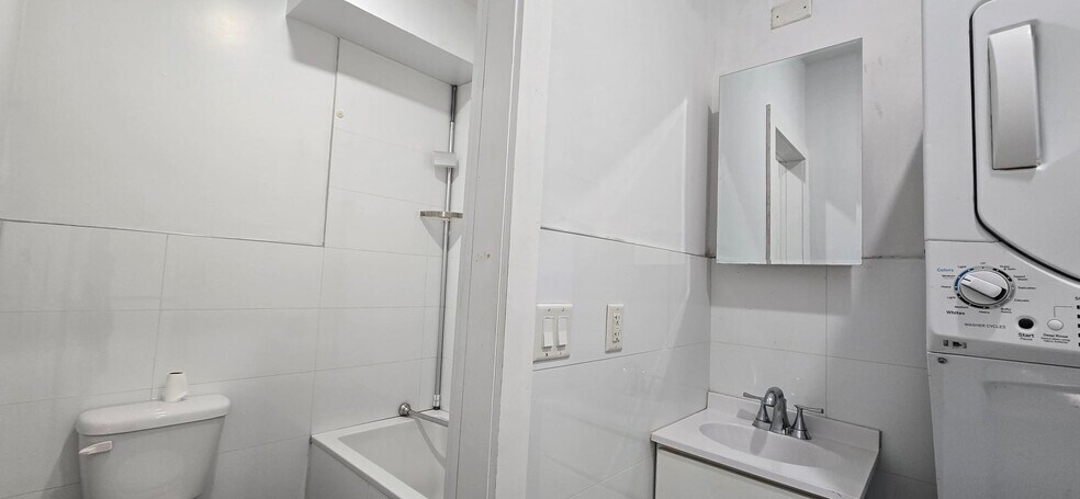 Building Photo - 487 Ocean Ave