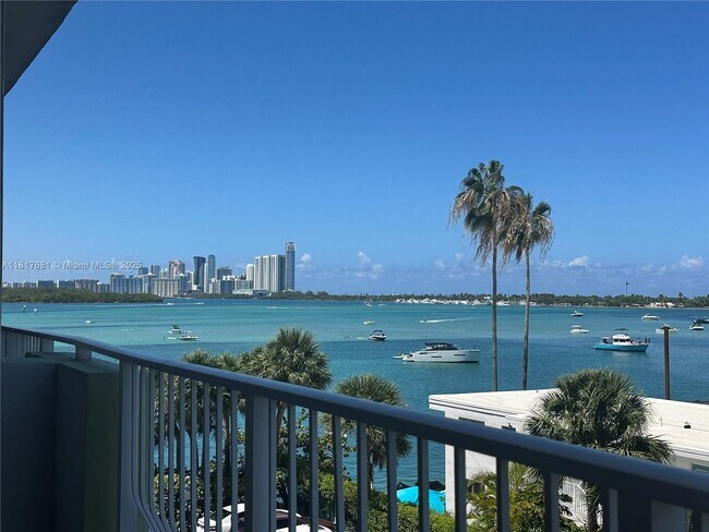 Primary Photo - 10350 W Bay Harbor Dr