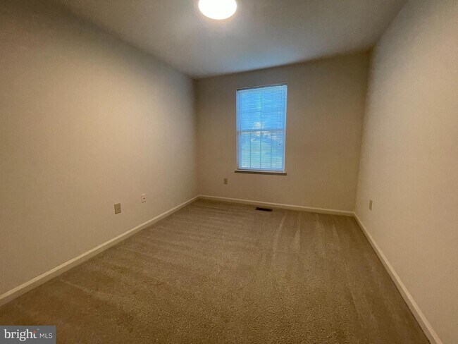 Building Photo - 60 Belladonna Ln